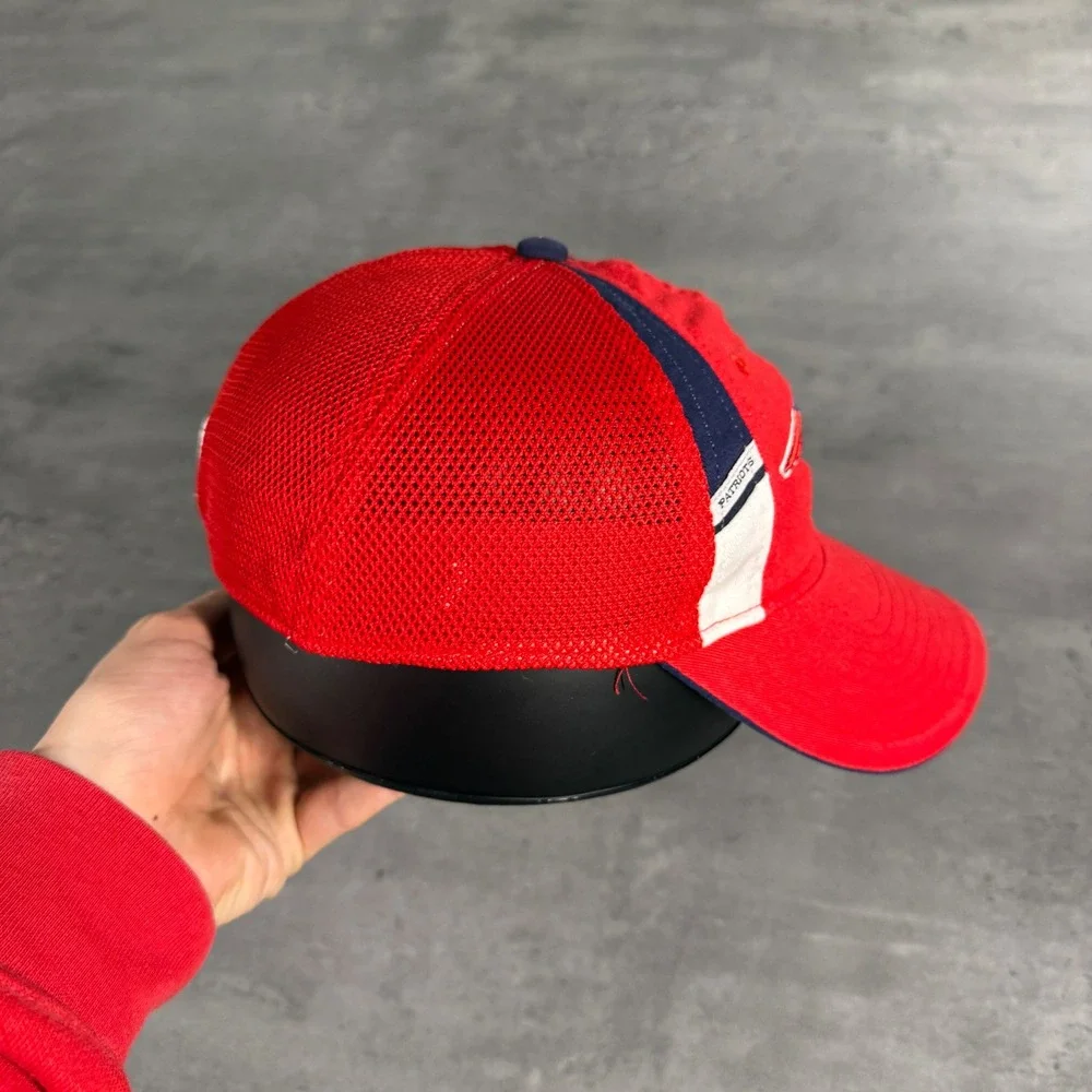 Reebok Hat Women SM Red New England Patriots‎ NFL Onfield Mesh Stretch Fit Cap